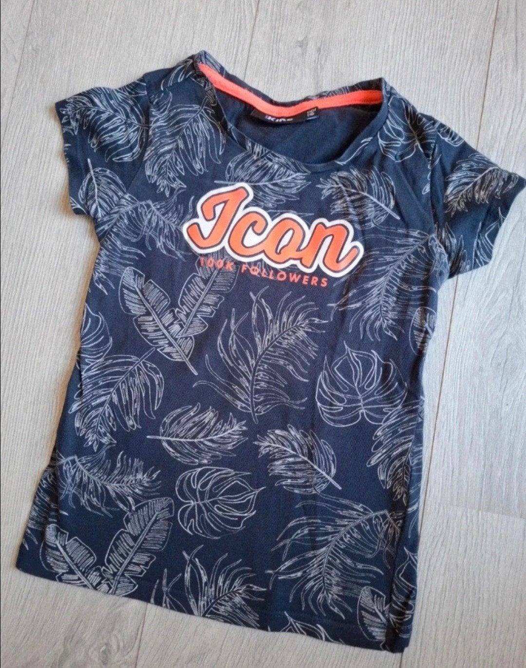 Europe Kids T-shirt blauw oranje blaadjes maat 110/116, Gebruikt, Europe Kids, Jongen of Meisje, Ophalen of Verzenden