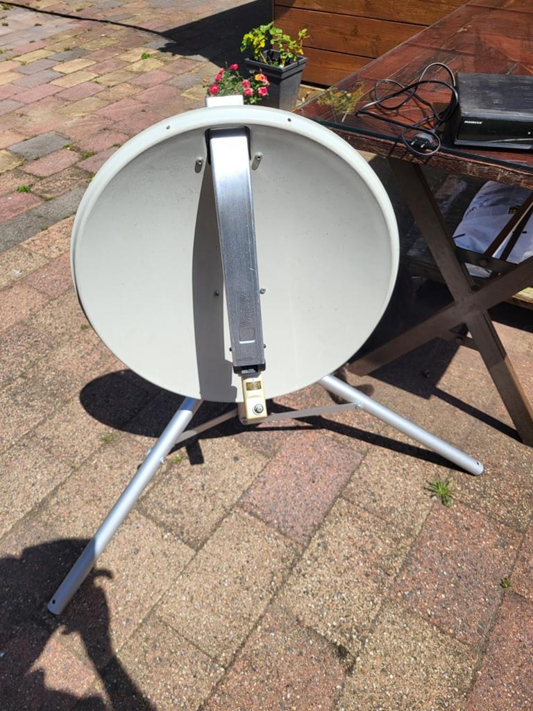 Verplaatsbare schotelantenne met ontvanger (Rebox), Audio, Tv en Foto, Schotelantennes, Ophalen of Verzenden, Gebruikt, (Schotel)antenne