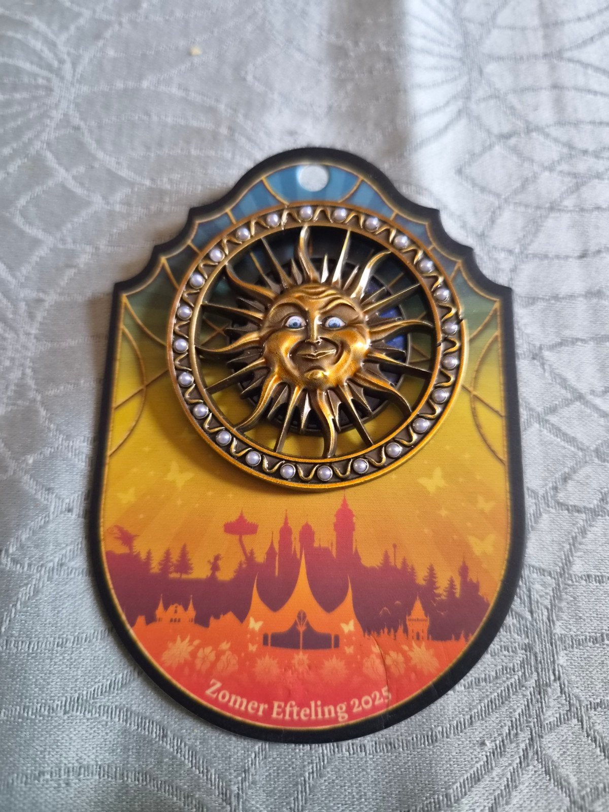 Efteling Pin - Zomer Efteling, Verzamelen, Speldjes, Pins en Buttons, Ophalen of Verzenden, Nieuw