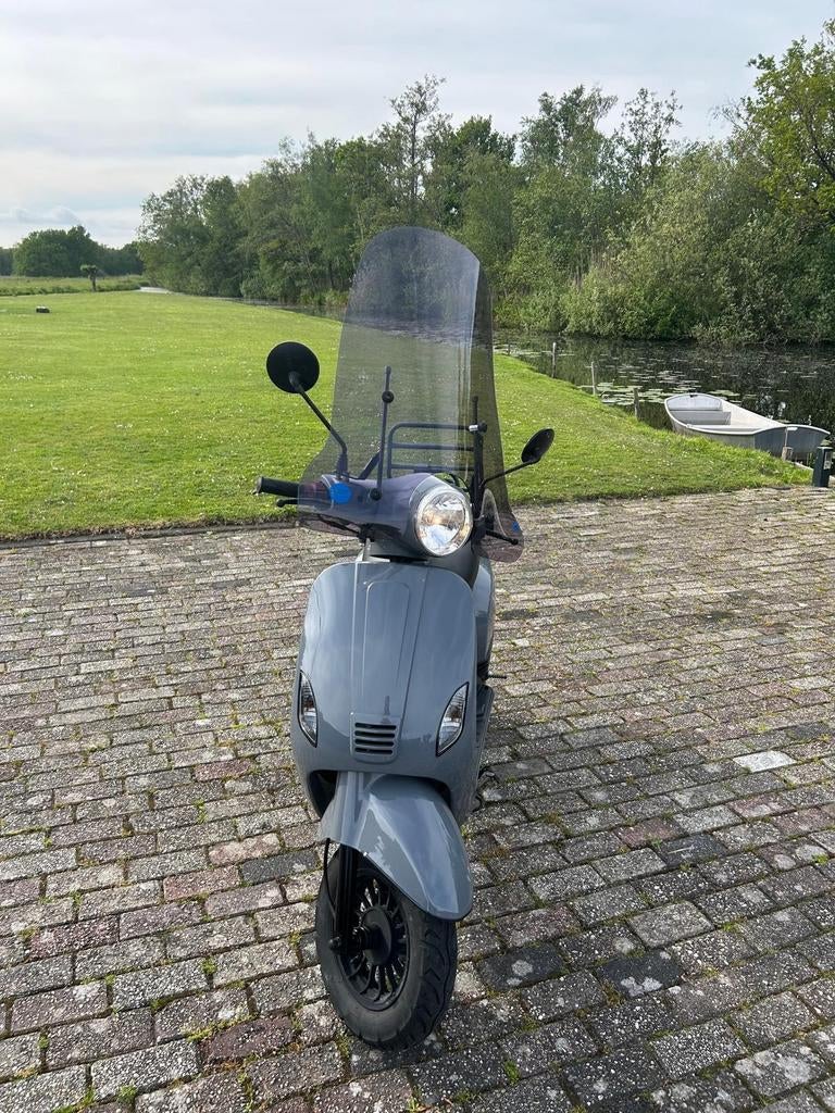 Vespa look Toscane Pure GTS 45 km 2023 met 658km, Overige merken, Ophalen of Verzenden, Zo goed als nieuw, Benzine