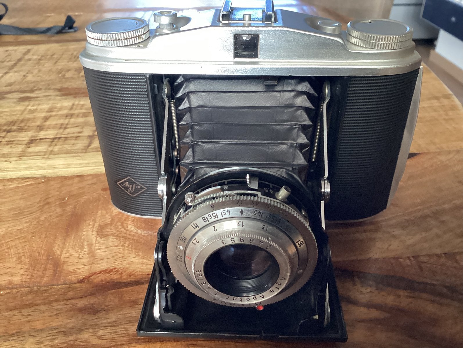 VINTAGE. VOUWCAMERA. AGFA  ,, ISOLETTEN “ MADE IN GERMANY, Ophalen, Zo goed als nieuw, Compact