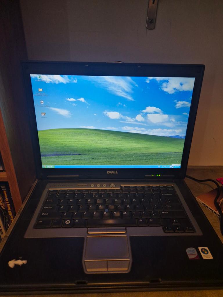 Dell laptop - Ideaal voor tekstverwerking (vaste stroom), Computers en Software, Windows Laptops, Ophalen, Gebruikt, Met videokaart