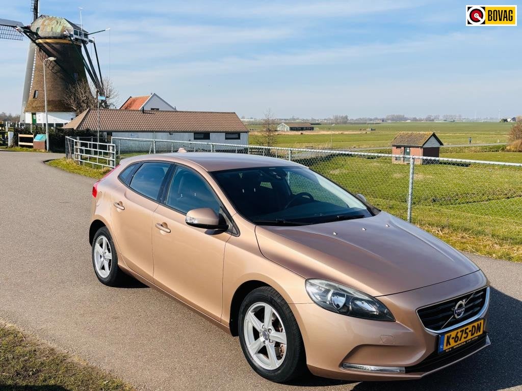 Volvo V40 1.6 T3 Summum|Goed onderhouden|Camera|parkeers sen, Auto's, Voorwielaandrijving, Stof, Gebruikt, 4 cilinders