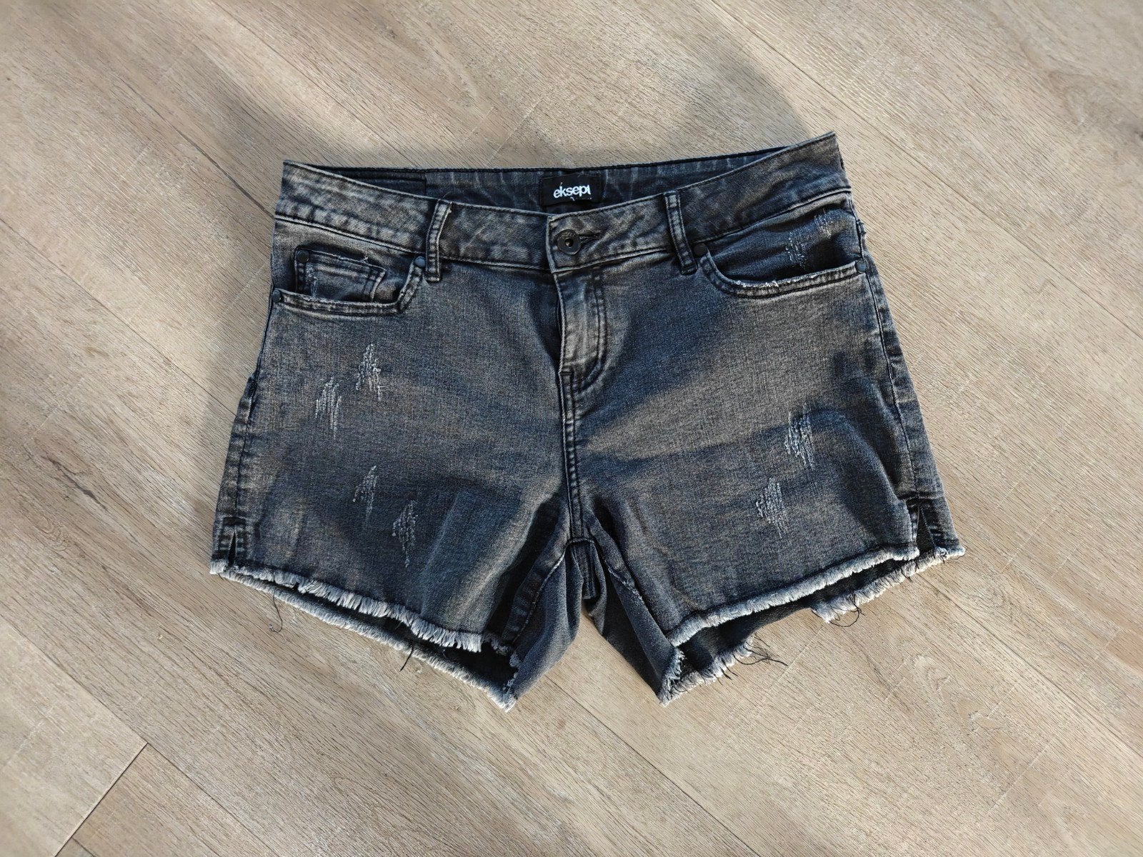 Korte spijkerbroek Eksept Shoeby maat M, Ophalen of Verzenden, Gedragen, W28 - W29 (confectie 36)