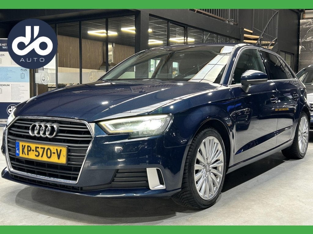 Audi A3 Sportback 1.0 TFSI AUTOMAAT Sport Lease Edition XENO, Auto's, Audi, Stof, Gebruikt, Blauw, 116 pk