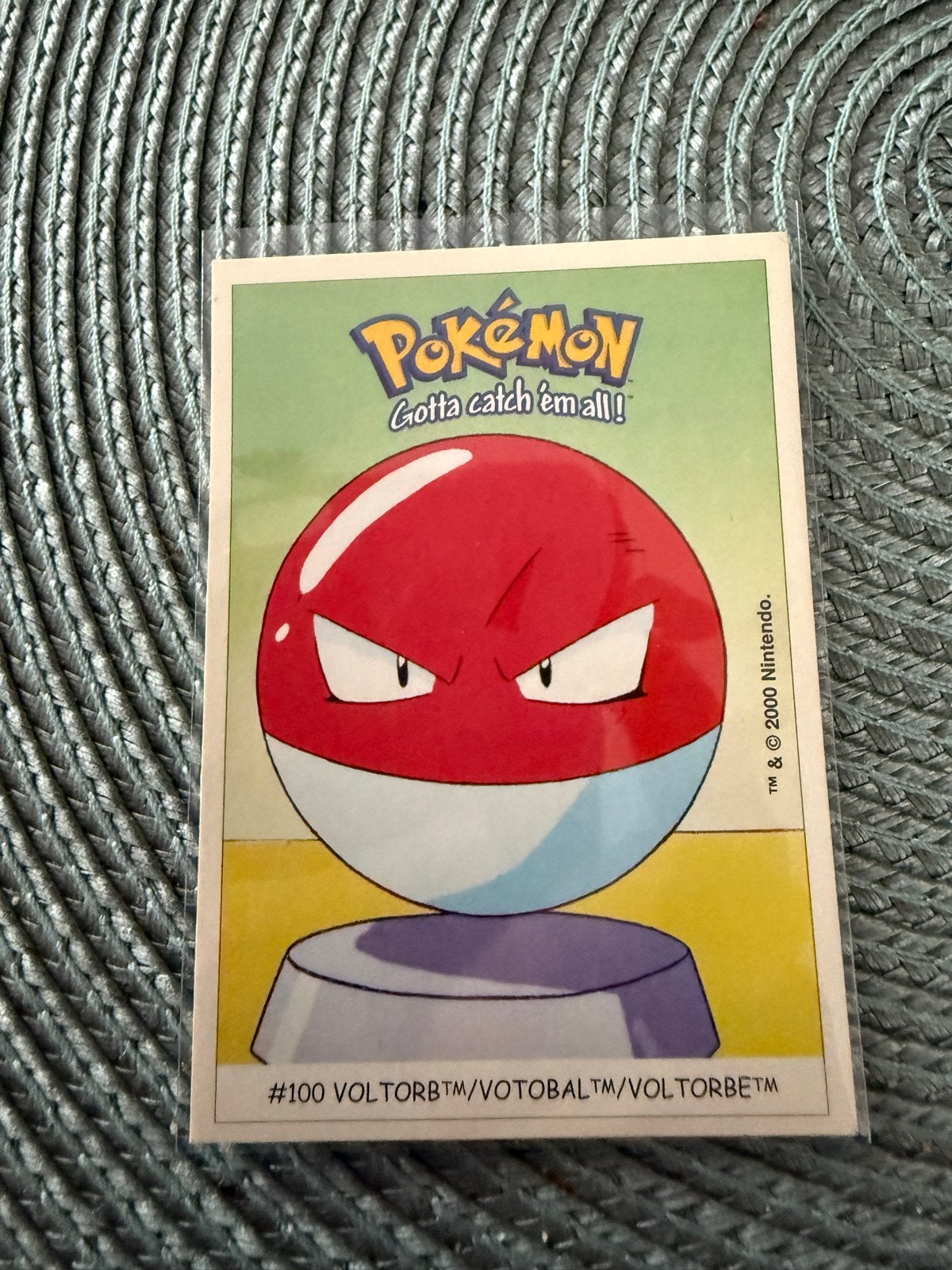 Dunkin Boomer Pokémon Voltorb Sticker #100, Ophalen of Verzenden, Gebruikt, Losse kaart