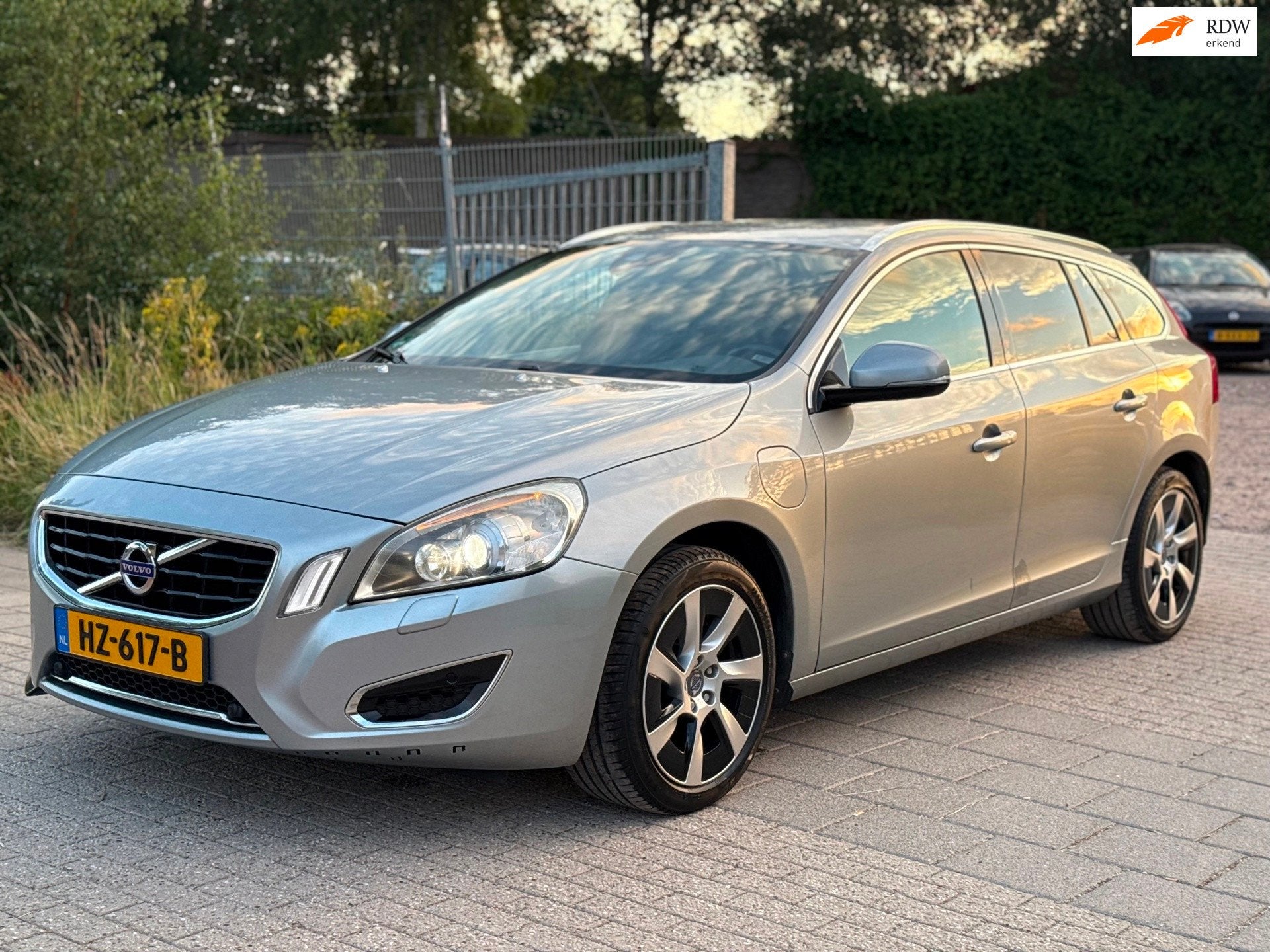 Volvo V60 2.4 D6 AWD Plug-In Hybrid Pure Limited Automaat, Automaat, Euro 5, 1848 kg, Automatische klimaatregeling