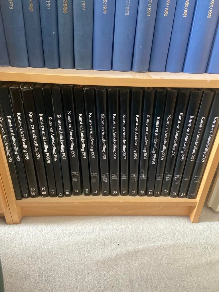 Kunst- en Antiekveiling Jaarboeken (diverse jaren), Boeken, Ophalen of Verzenden, Gelezen