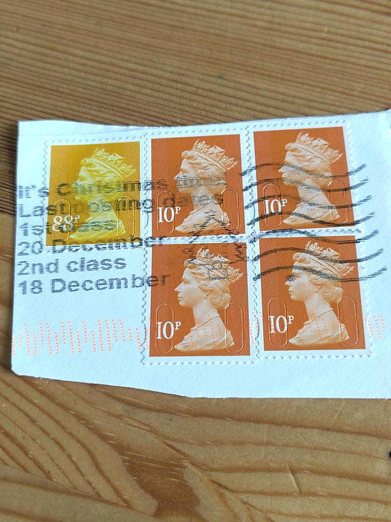 Engeland security machin poststuk 88p en 4 x 10p, Ophalen of Verzenden, Gestempeld
