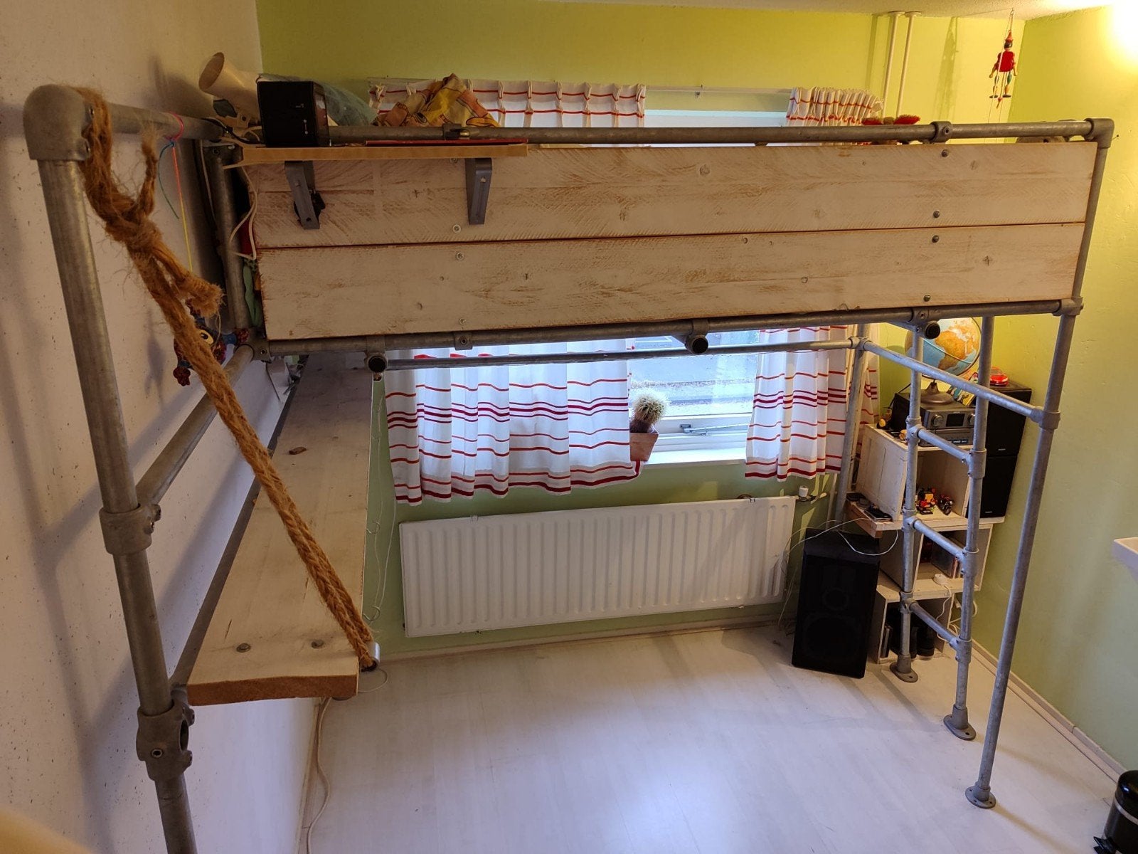 Hoogslaper van steigerbuis en steigerhout, Ophalen, Eenpersoons, 90 cm, Hoogslaper