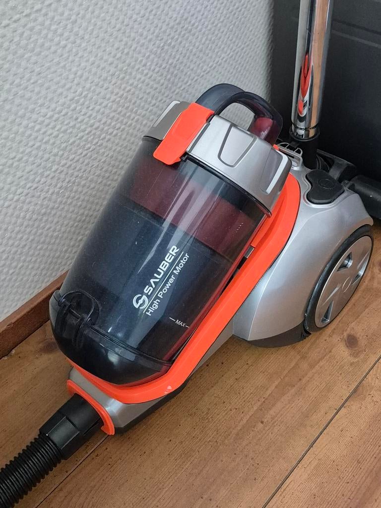 Sauber Stofzuiger met Hoog Vermogen - Zilver/Oranje, Witgoed en Apparatuur, Stofzuigers, Ophalen, Zo goed als nieuw, Reservoir