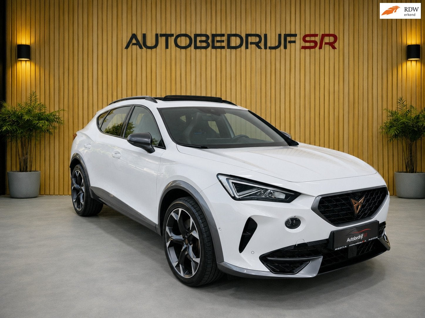 CUPRA Formentor 1.4 e-Hybrid VZ Performance Pano! 360'Camera, Auto's, Cupra, Automaat, Gebruikt, Wit, Bedrijf