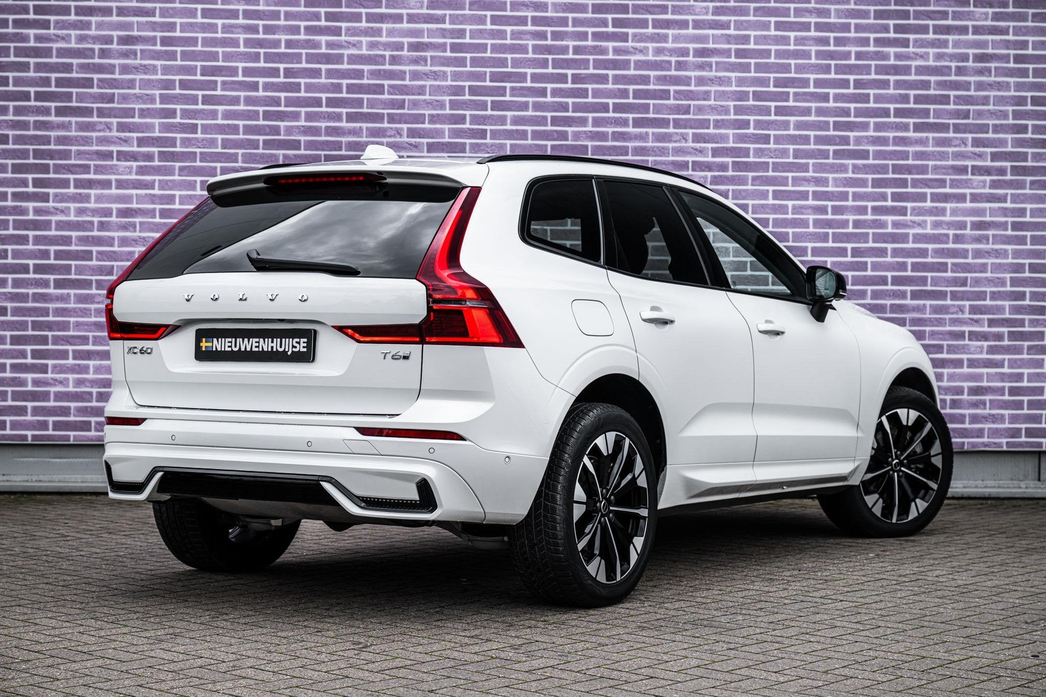 Volvo XC60 2.0 T6 Plug-in hybrid AWD Ultra Dark | SOH 100% |, Automaat, 12 maanden, Gebruikt, Euro 6