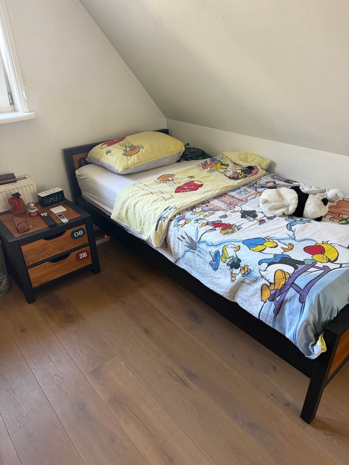 Complete kinderkamer 'Daan' - Bed, kast, nachtkastje, bureau, Ophalen, Zo goed als nieuw, Jongetje