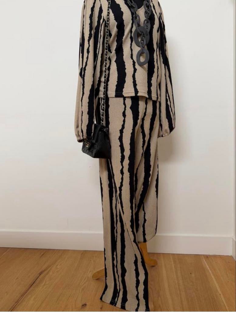 MODSTRÖM tweedelig stretch zomers pak maat L/XL, Kleding | Dames, Jumpsuits, Zo goed als nieuw, Maat 42/44 (L), Beige, Verzenden