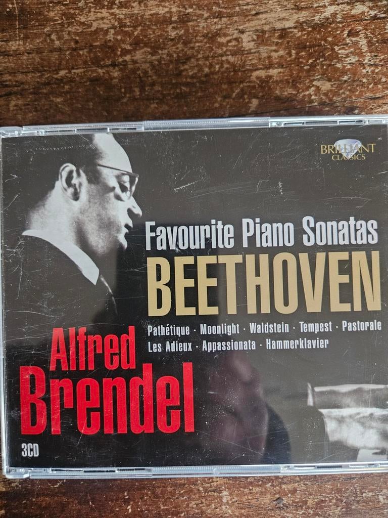 Beethoven: Favourite Piano Sonatas - Alfred Brendel (3CD), Ophalen of Verzenden, Classicisme, Zo goed als nieuw, Kamermuziek
