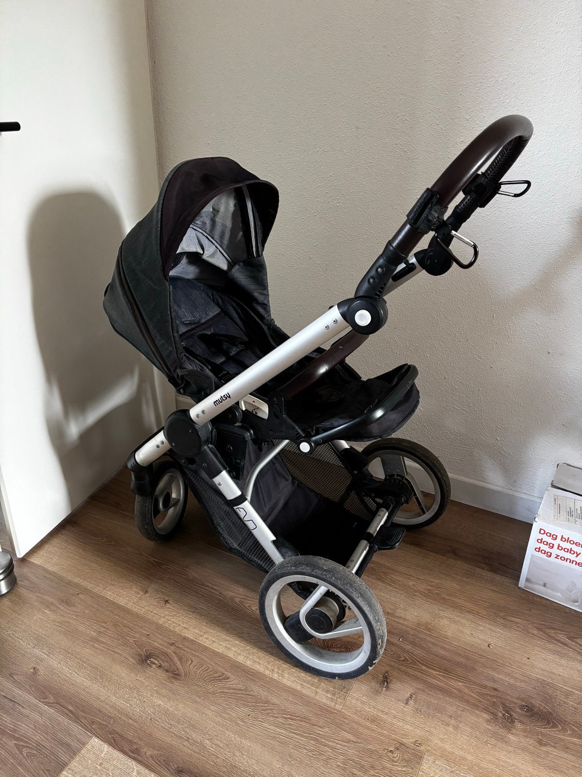 Foto 4 van Gratis Mutsy Kinderwagen (Veel Gebruikt)