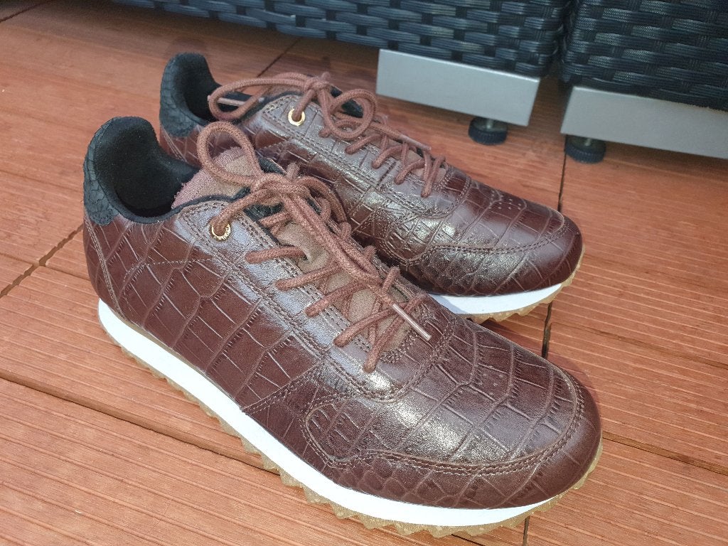 Woden mt.39 sneakers in donkerbruin leer en rubber zool, Bruin, Ophalen of Verzenden, Woden, Sneakers of Gympen
