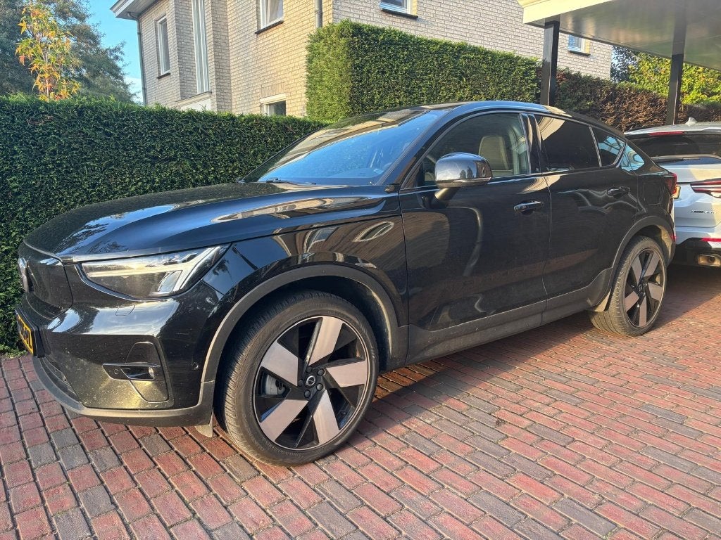 Volvo C40 Recharge Twin Pure Electric 231pk 2022 Zwart, Dealer onderhouden, Zwart, Elektrisch, 90 €/maand