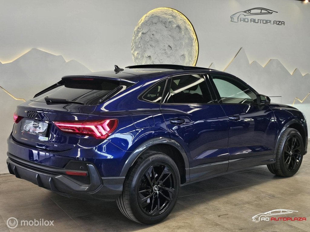 Audi Q3 Sportback 45 TFSI e Edition Panorama/Sfeer/Camera, Stof, Blauw, 245 pk, Hybride Elektrisch/Benzine