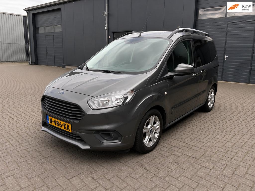 Ford Tourneo Courier 1.0 Titanium nieuwstaat! met rijplaat t, Auto's, Voorwielaandrijving, Gebruikt, Euro 6, 100 pk