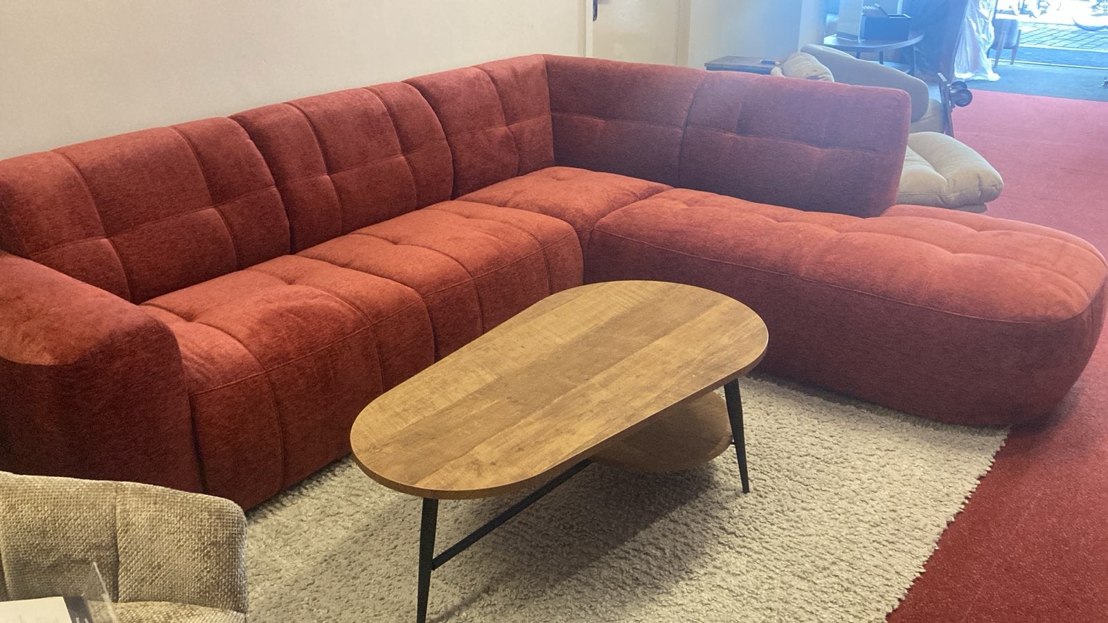 Mooie nieuwe salontafel met druppel model, Huis en Inrichting, Ophalen of Verzenden, Nieuw, Overige vormen, Overige houtsoorten