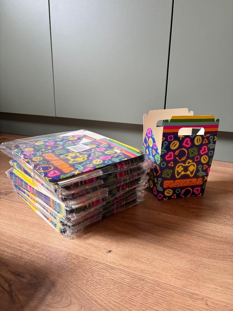 79x Traktatie vouwdoosje game, Ophalen of Verzenden, Nieuw, Feestartikel, Verjaardag