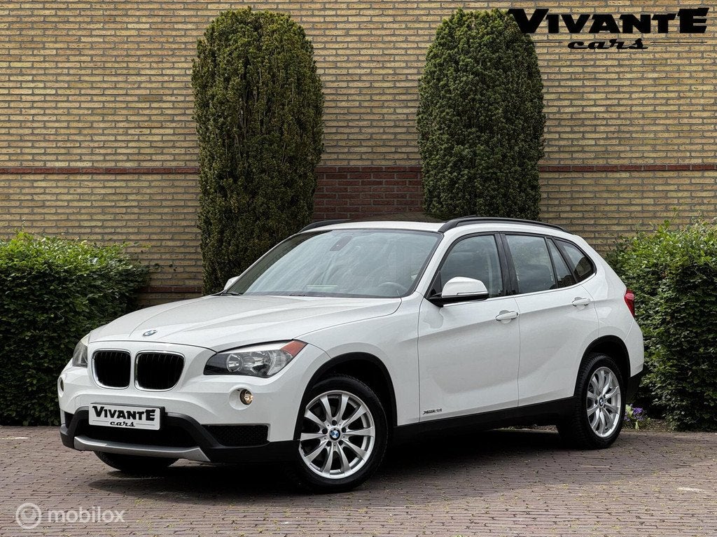 BMW X1 xDrive28i High Executive Pano*Carplay*Cruise*Stoel.vr, Auto's, BMW, Euro 5, Gebruikt, 4 cilinders, Met garantie (alle)