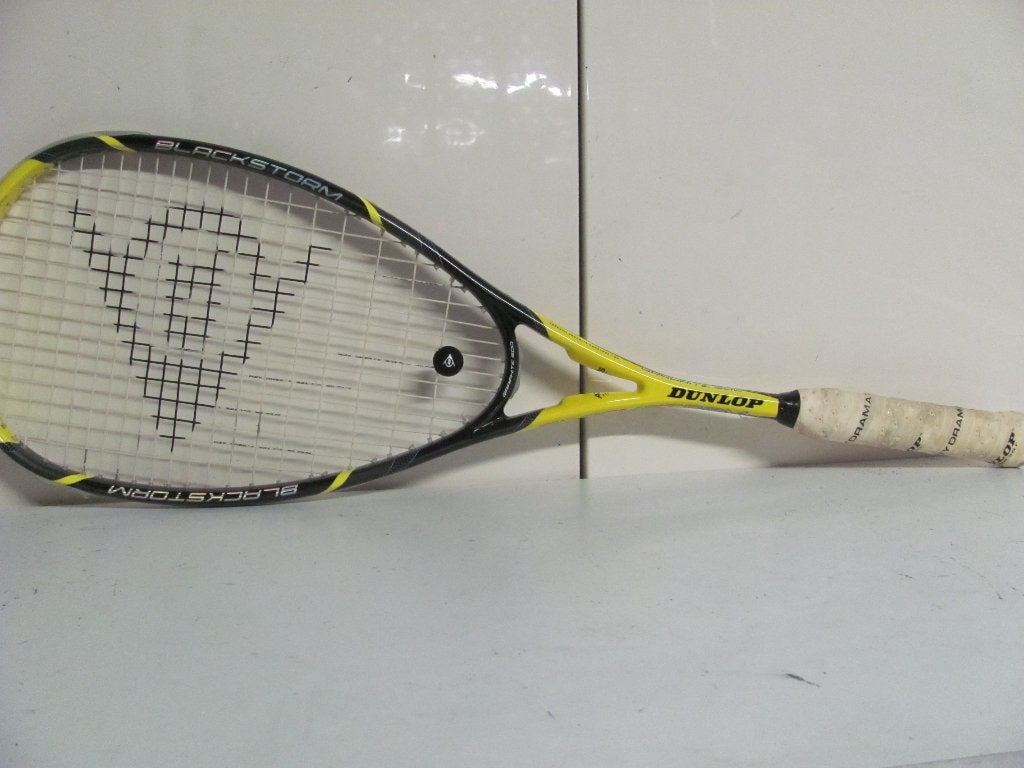 squashracket van Dunlop de blackstorm graphite 500, Sport en Fitness, Squash, Ophalen of Verzenden, Zo goed als nieuw, Racket