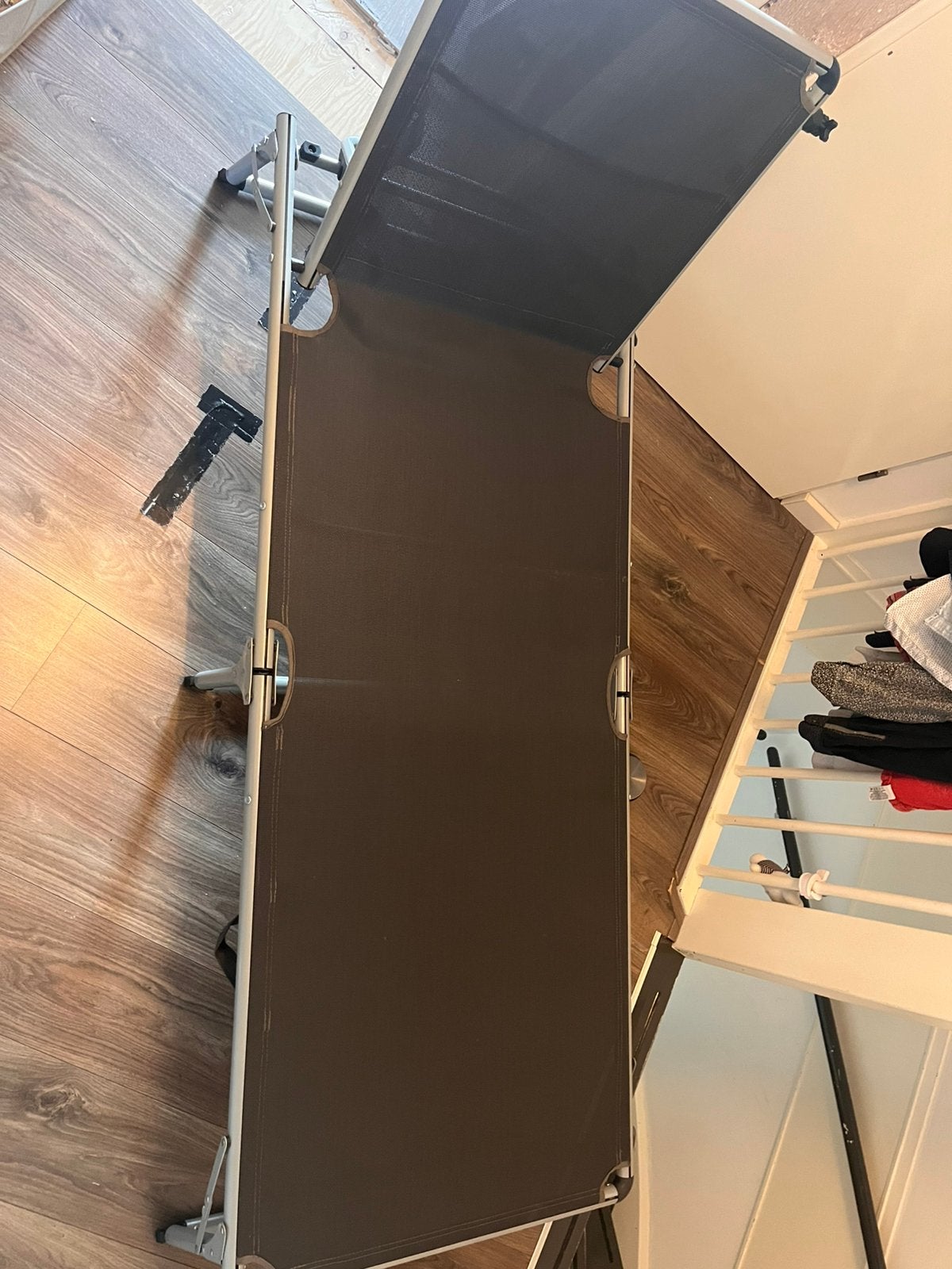 Opvouwbaar ligbed met afbeembaar zonnedakje, Ophalen, Zo goed als nieuw, Aluminium