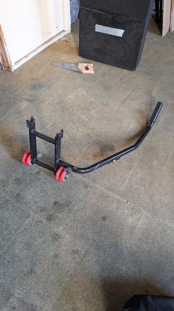 Paddockstand Guzzi v7III, Ophalen, Gebruikt