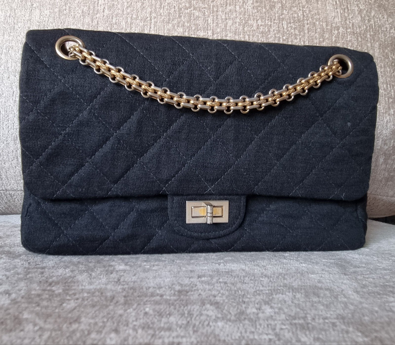 Chanel 2.55 Reissue Tas Zwart Canvas Goudkleurige Hardware, Ophalen, Gebruikt, Zwart, Schoudertasje