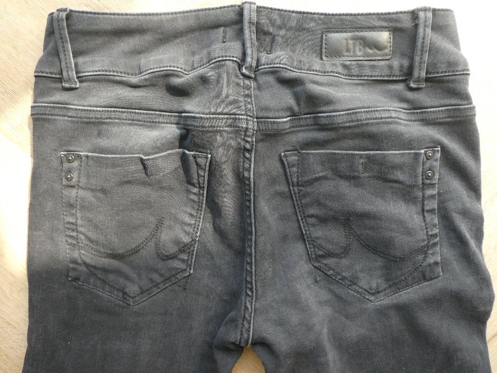 Mooie Zwarte LTB Molly, Mid Rise, Super Slim maat 29-34, Zwart, Ophalen of Verzenden, Zo goed als nieuw, LTB