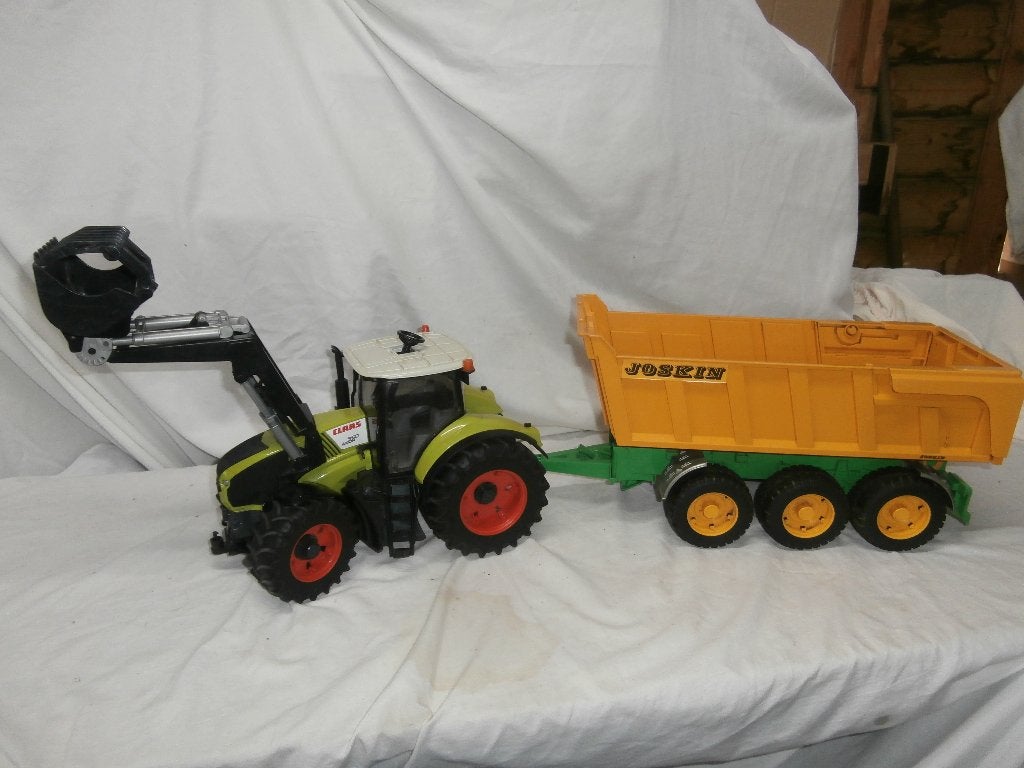 Bruder Claas Axion 950 met voorlader en Joskin kieper, Ophalen, Gebruikt