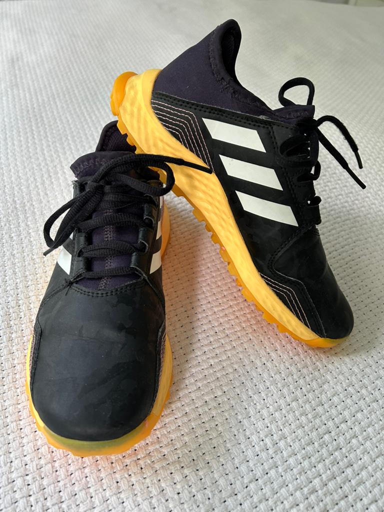 Hele mooie Adidas hockeyschoenen mt 36, Sport en Fitness, Hockey, Ophalen of Verzenden, Zo goed als nieuw, Schoenen
