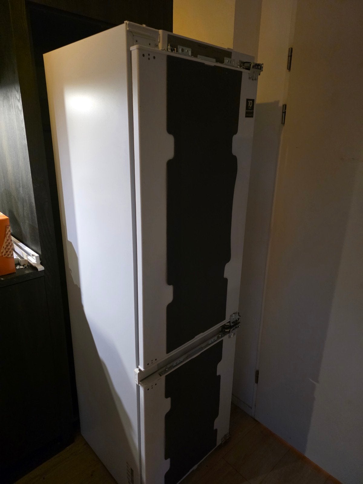 Defecte Samsung inbouwkoelkast - ideaal voor onderdelen, Witgoed en Apparatuur, Ophalen, 150 tot 200 liter, Met aparte vriezer