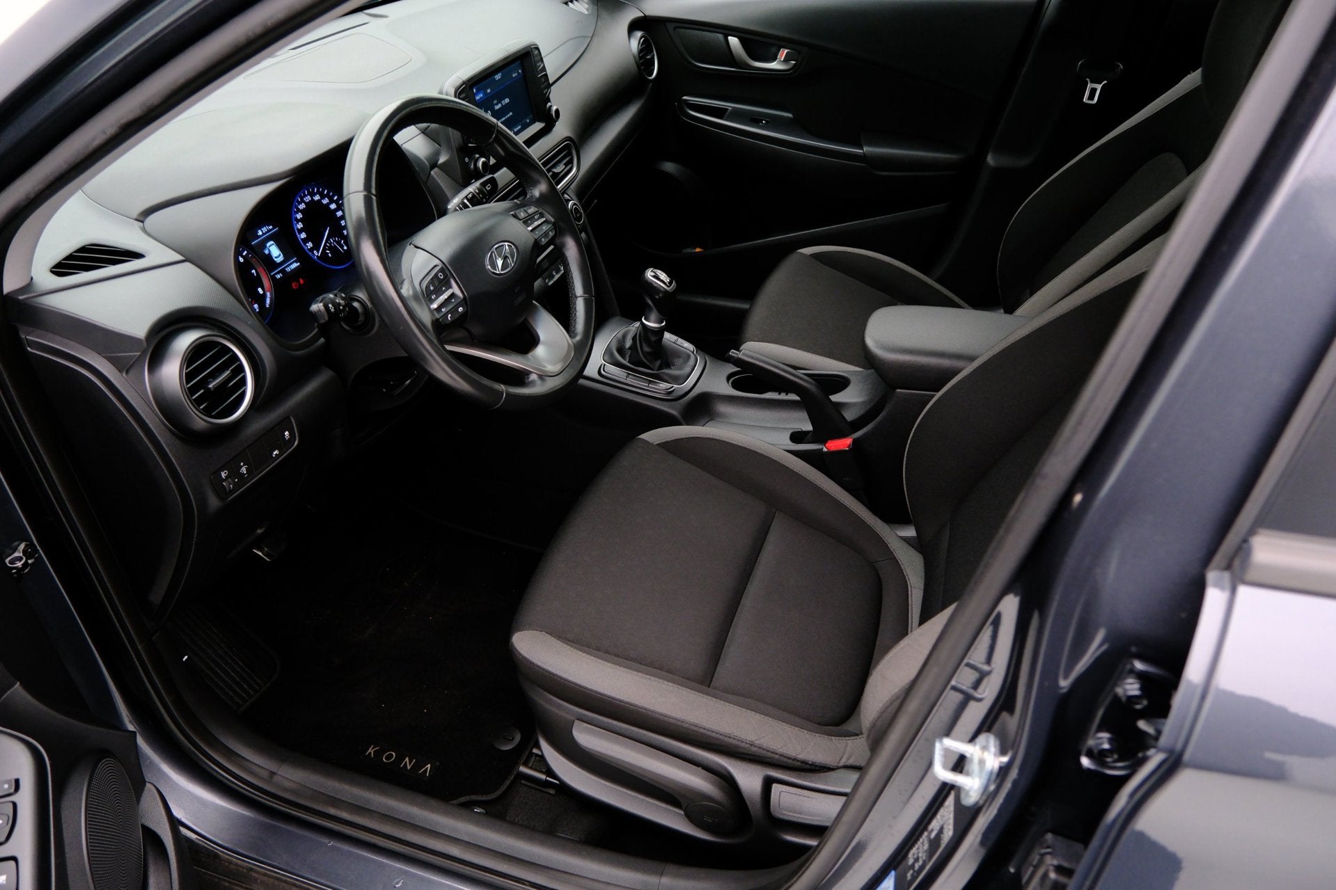 Hyundai Kona 1.0T Comfort CarPlay|Clima|Cam|LMV, Auto's, Voorwielaandrijving, Stof, Gebruikt, Euro 6