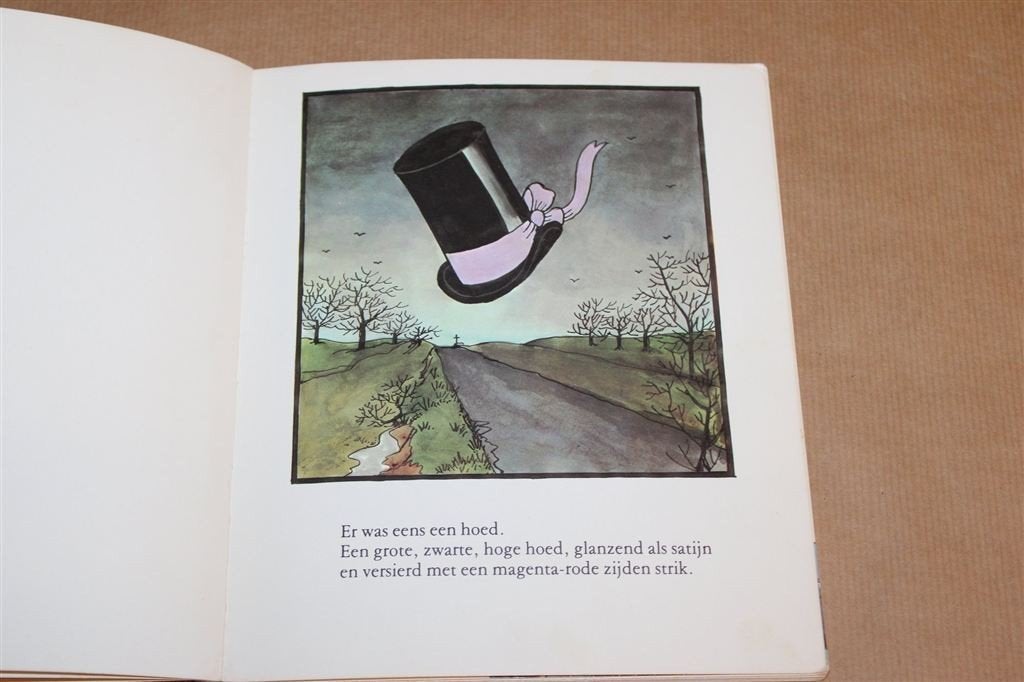 De Hoed — Tomi Ungerer, Prentenboek Bruna 1978, Boeken, Ophalen of Verzenden, Gelezen