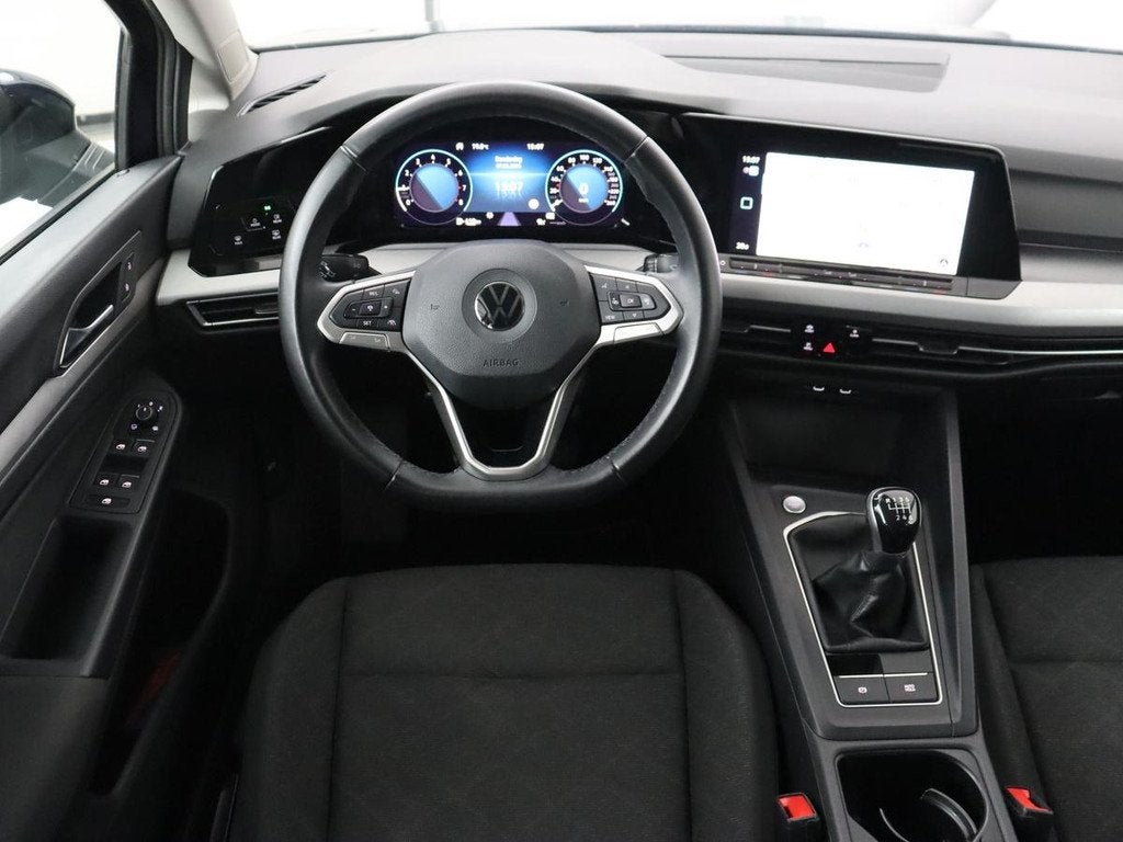 Volkswagen Golf 1.0 TSI Life | Camera | Carplay | Park Assis, Stof, Gebruikt, Euro 6, Automatische klimaatregeling