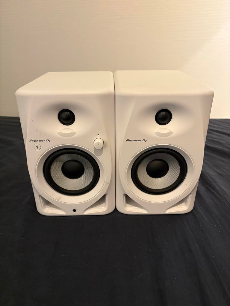 Pioneer DJ DM-40D-BT-W actieve monitor speakers (wit), Audio, Tv en Foto, Luidsprekers, Gebruikt, Minder dan 60 watt, Front, Rear of Stereo speakers