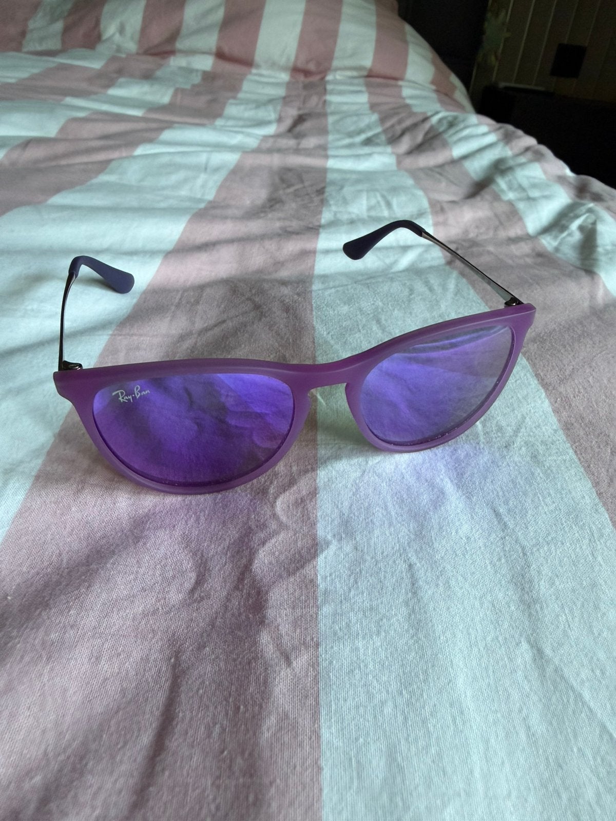 Zonnebril meisje lila Ray Ban, Zonnebril, Paars, Ophalen of Verzenden, Zo goed als nieuw