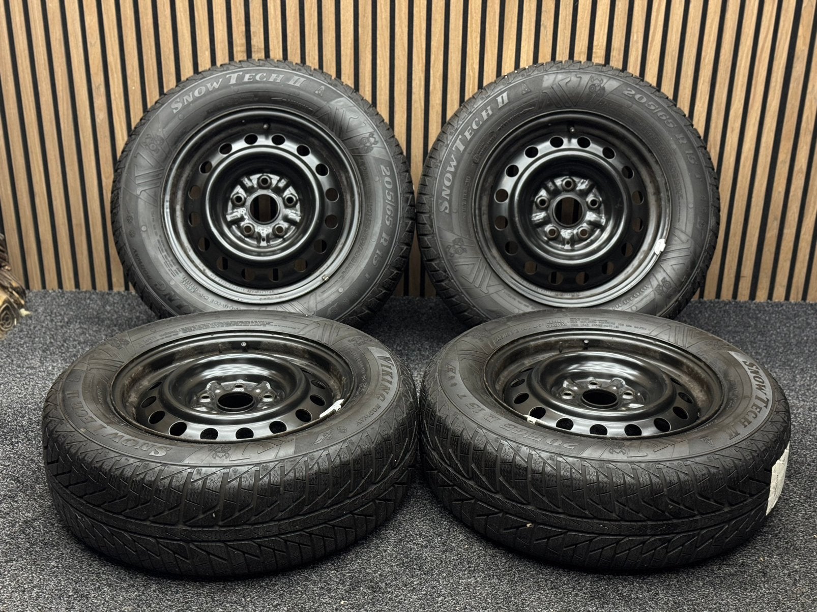 WINTER! 15 inch Toyota Avensis Verso 5x114,3 ET45 205/65/15, Ophalen, 15 inch, ., Banden en Velgen