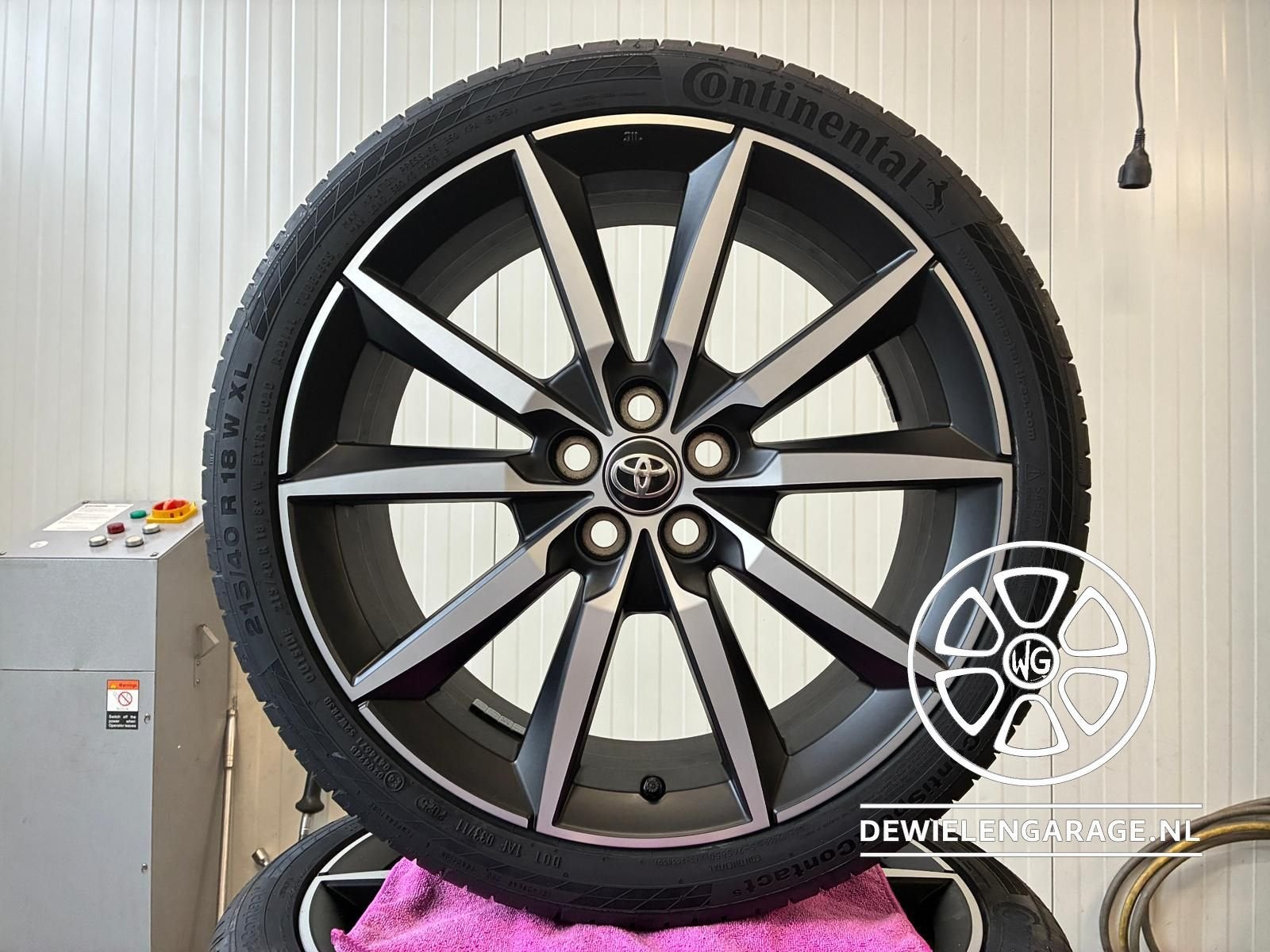 18 inch Toyota Yaris GR 5x100 Velgen + Banden Origineel NIEU, 18 inch, -, -, Banden en Velgen