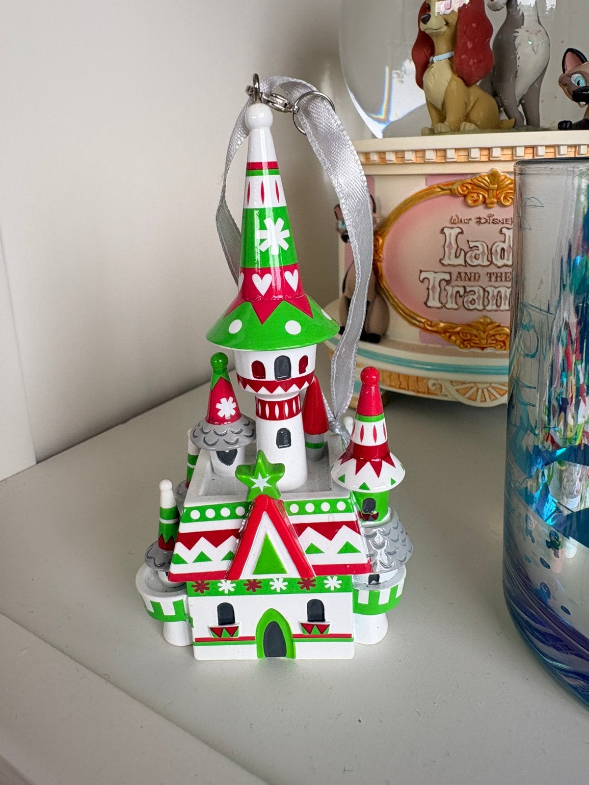Disney parks anaheim caslte ornament, Ophalen of Verzenden, Zo goed als nieuw
