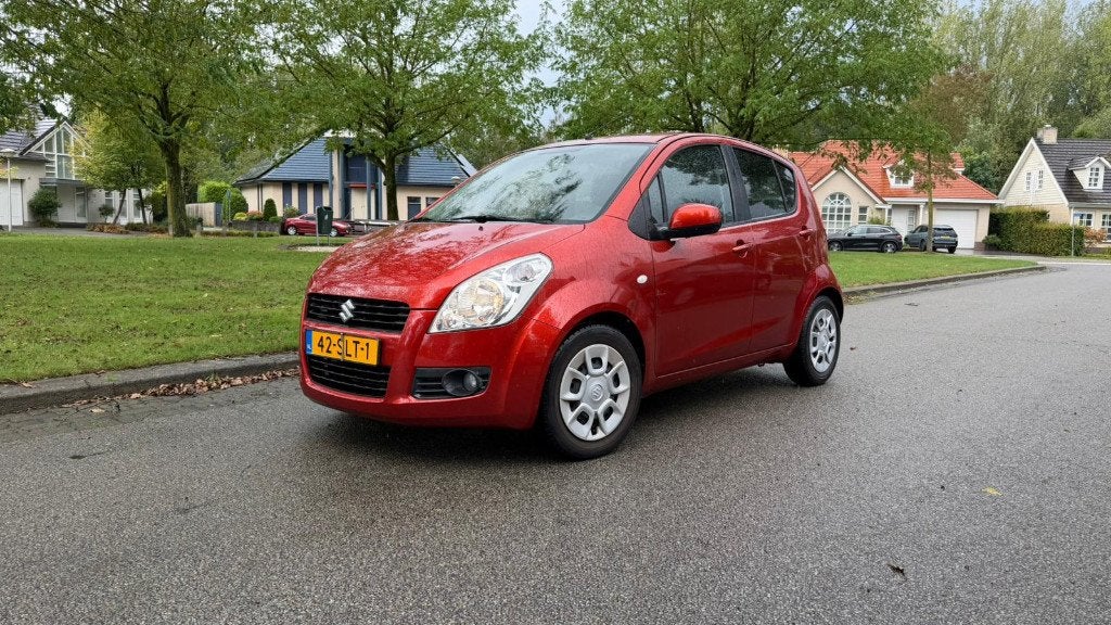 Suzuki Splash 1.0 Exclusive – 63.080 km NAP, trekhaak, Auto's, Suzuki, Euro 5, Stof, 31 €/maand, Origineel Nederlands