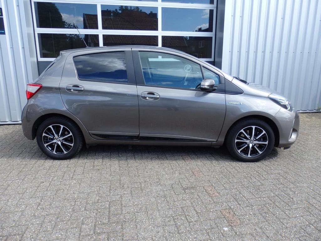 Toyota Yaris 1.5 Hybrid Comfort | Navi | PDC | Fietsdrager t, 12 maanden, 61 pk, Bedrijf, Grijs
