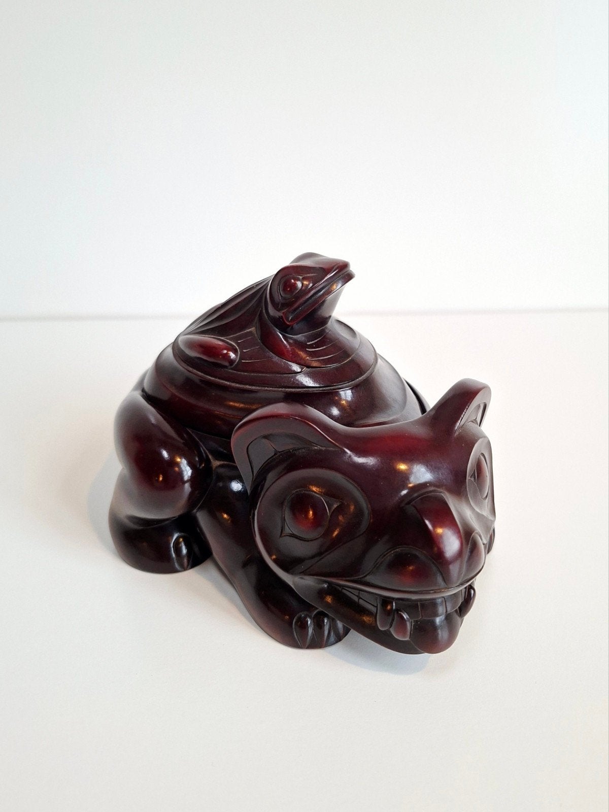 Boma Canada | Spirit box | Bear and Frog | Thomas McPhee, Antiek en Kunst, Kunst | Beelden en Houtsnijwerken, Ophalen of Verzenden