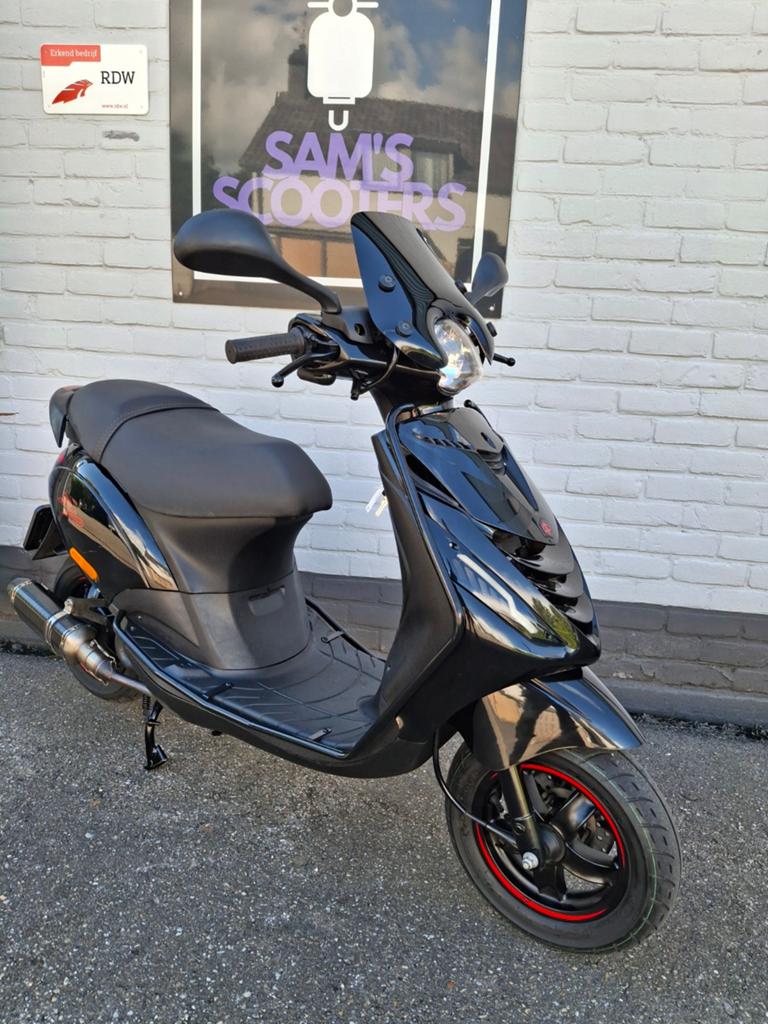 Piaggio Zip | 2021 | JM tuning uitlaat, Ophalen, Zo goed als nieuw, Elektrische step (E-scooter)
