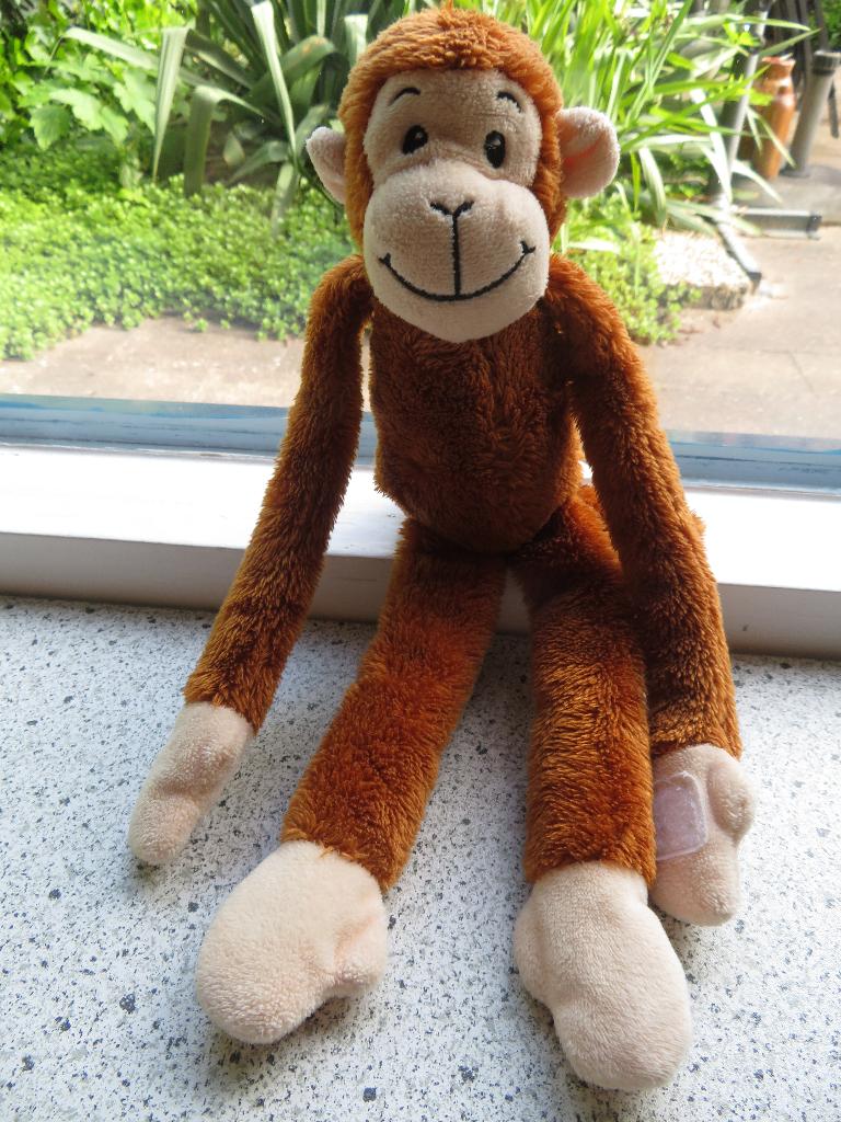 Aap jungleaap slungelaap PIA International Soft Toys bruin, Ophalen of Verzenden, Zo goed als nieuw, Wasbaar, Middelgroot (20 tot 80 cm)