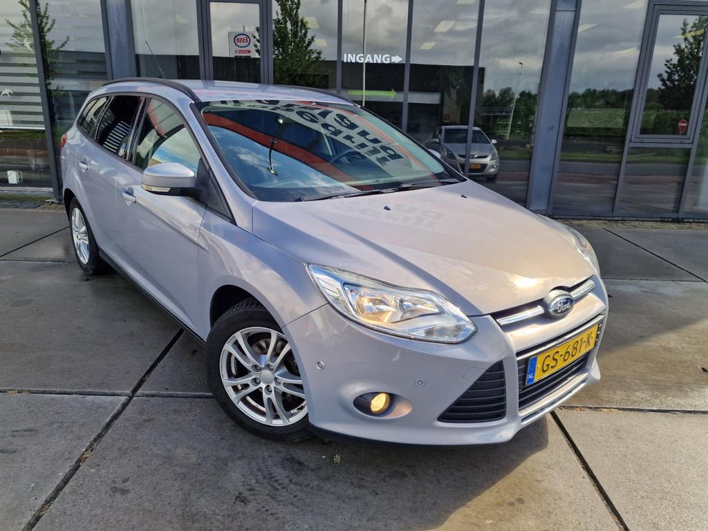 Ford Focus Wagon 1.0 EcoBoost Edition Plus 6 Bak - Trekhaak, Euro 5, Gebruikt, Zwart, Electronic Stability Program (ESP)